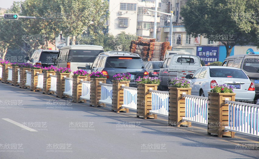 鋁合金花箱價格及規(guī)格是多少？
